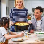 ⁦Russell Hobbs (28270) Good-To-Go Multicooker - 8 Versatile Functions Including Slow Cooker. Sous Vide. Rice. and Food Steamer. Black. 750 Watt - 1-Year Warranty⁩ - الصورة ⁦3⁩
